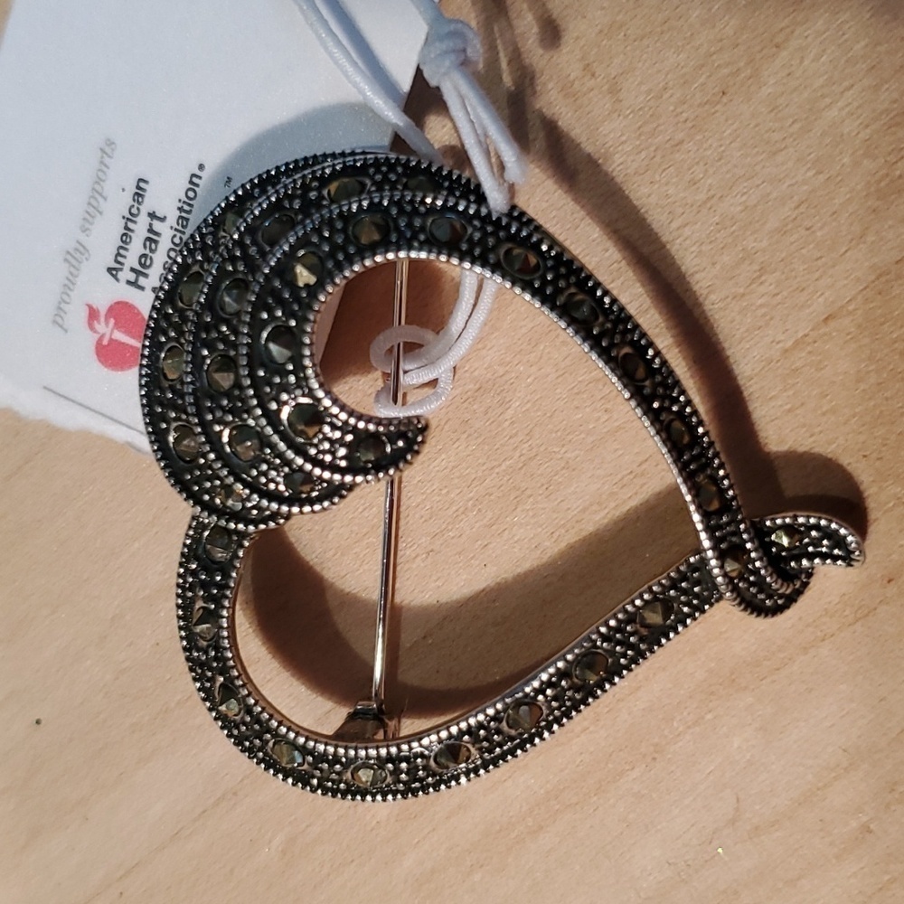 ♥️ NIB CRYSTAL HEART BROOCH - Picture 8 of 10